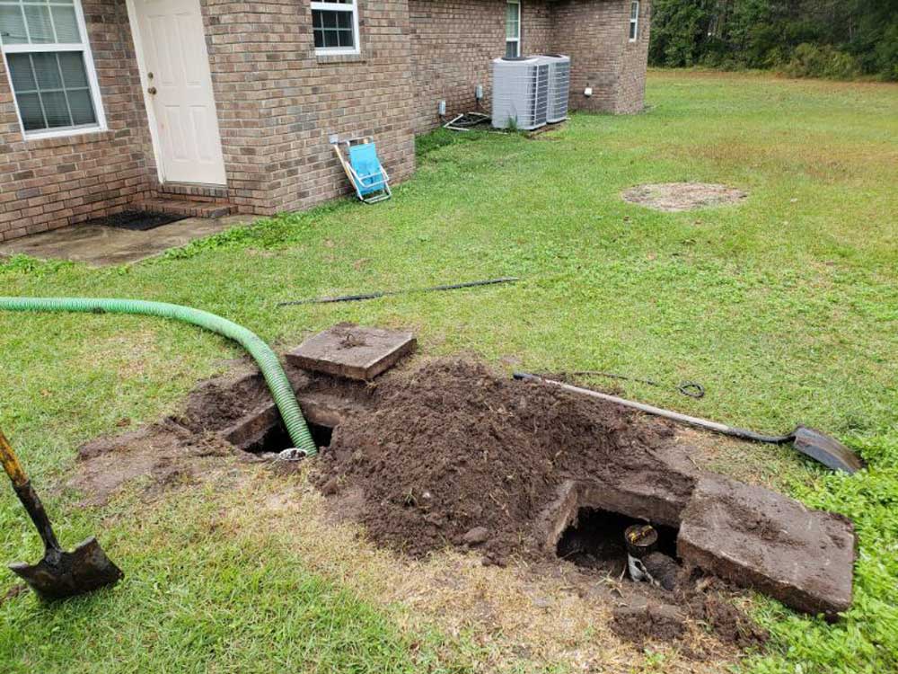 Septic tank waste removal service in Hinesville, GA by Southern Waste Services